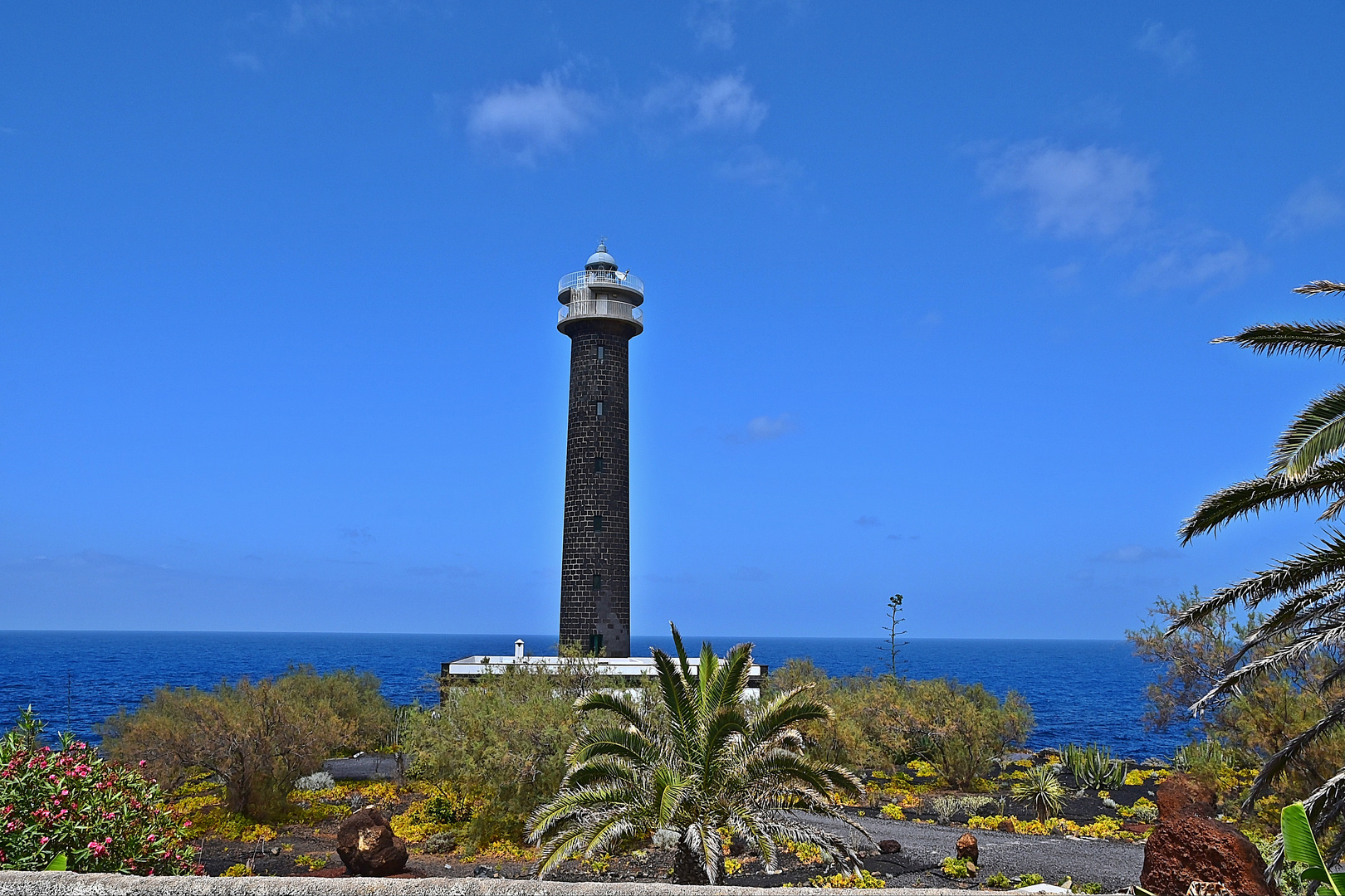 Faro de Punta Cumplida