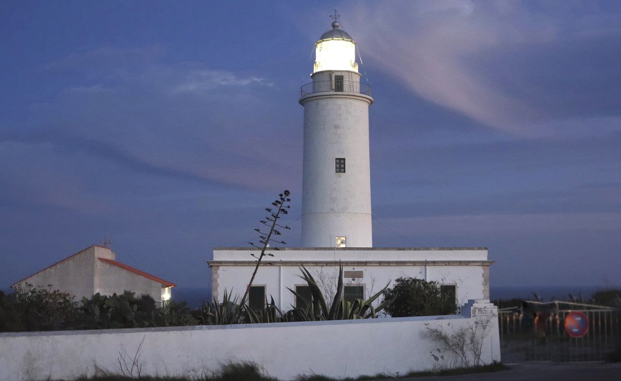 Faro della Mola al tramonto