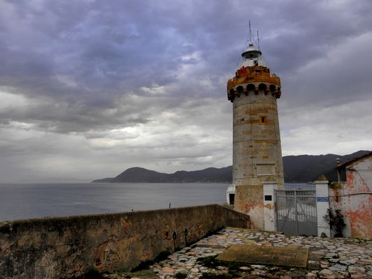 Faro di Forte Stella