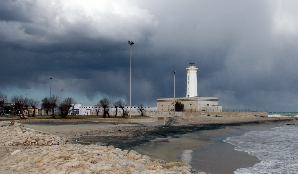 faro di san cataldo