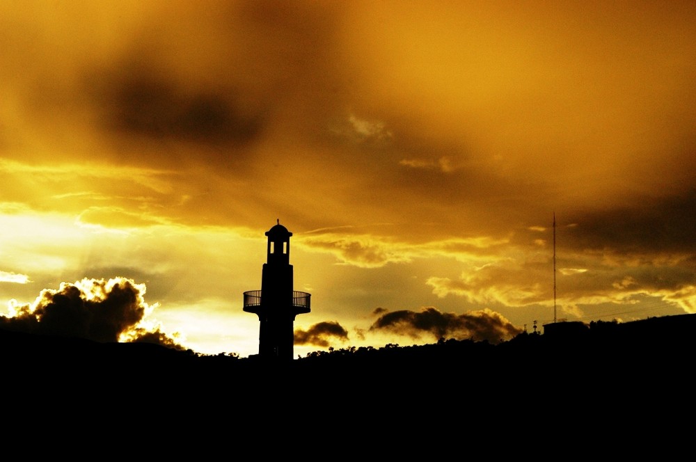 FARO MARINO DE LA CIUDAD SIN PLAYAS