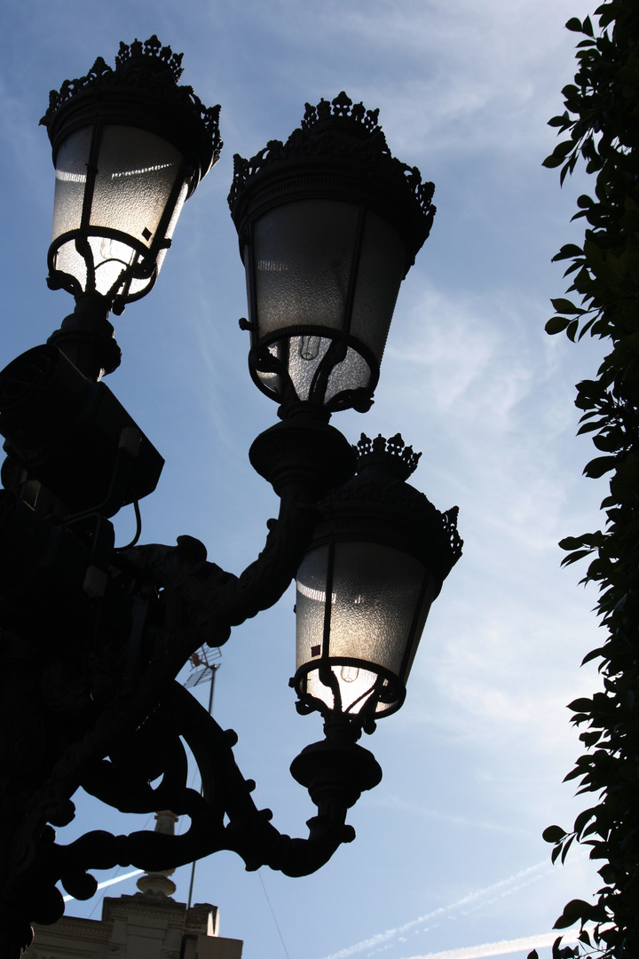 farolas isabelinas al sol