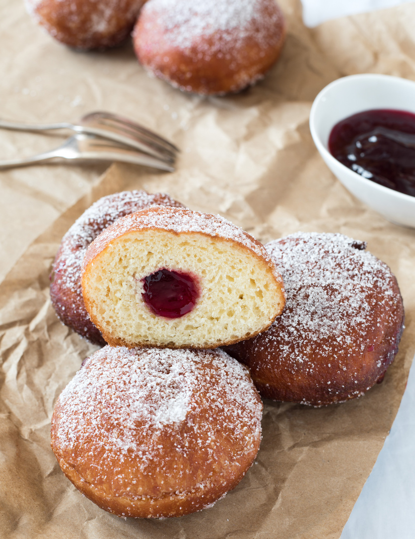 Faschingskrapfen Foto &amp; Bild | stillleben, food-fotografie, gebäck ...