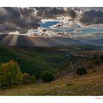 Fasci di luce dal Morrone, visti dalla Majella (zona eremi)