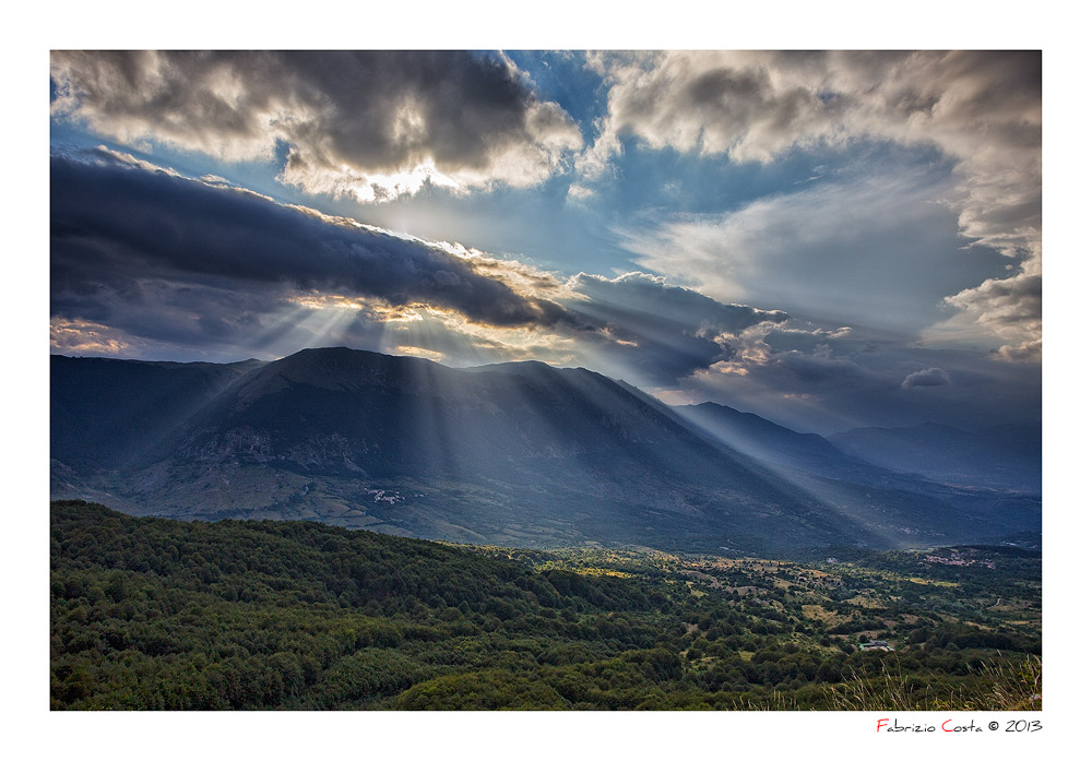 Fasci di luce su Roccacaramanico