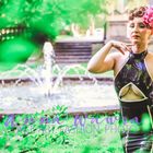 FASHION-SHOOTING IM LATEX-LOOK IN DER NATUR