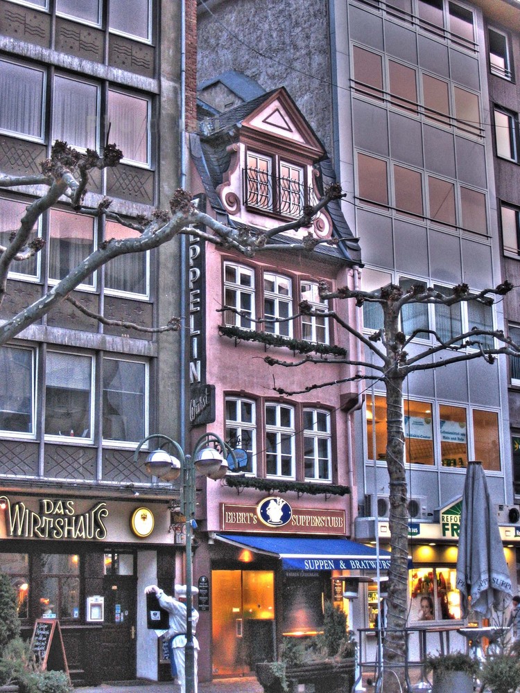 Fassade auf der Frankfurter Zeil (HDR)