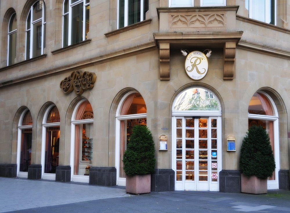 Fassade Cafe in Köln