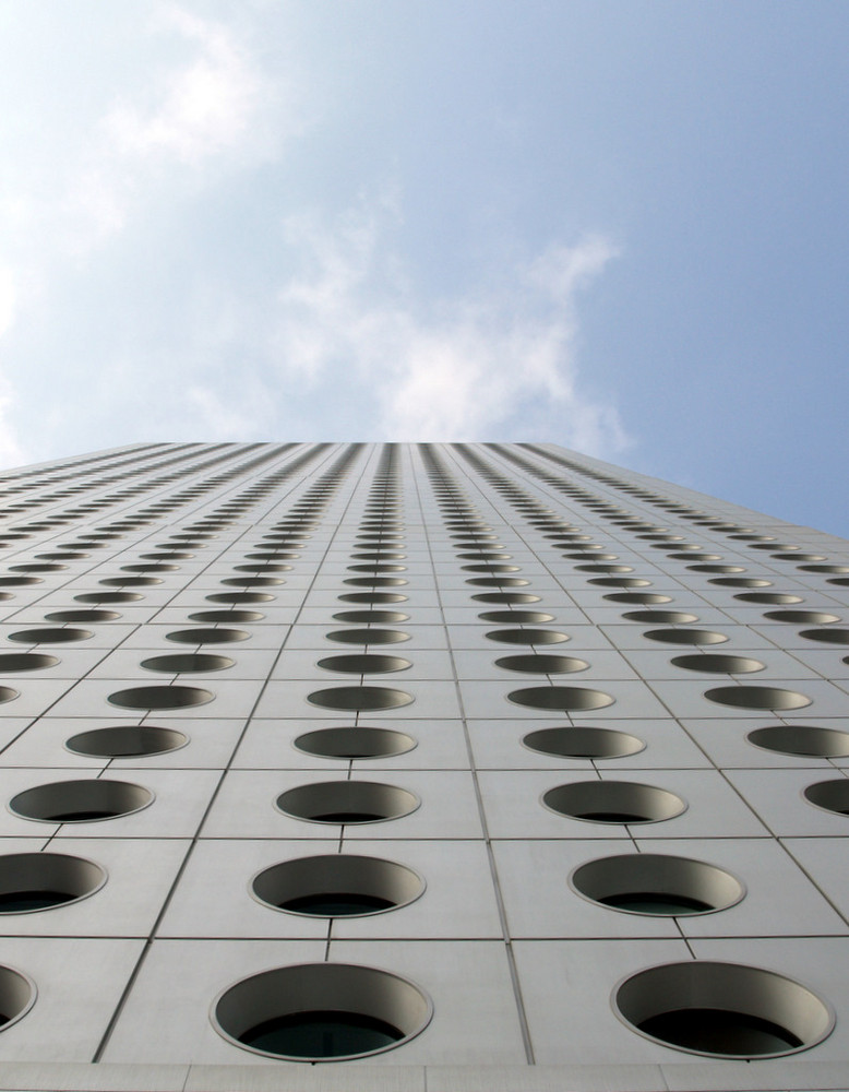 Fassade des berühmten Jardine House in Hong Kong