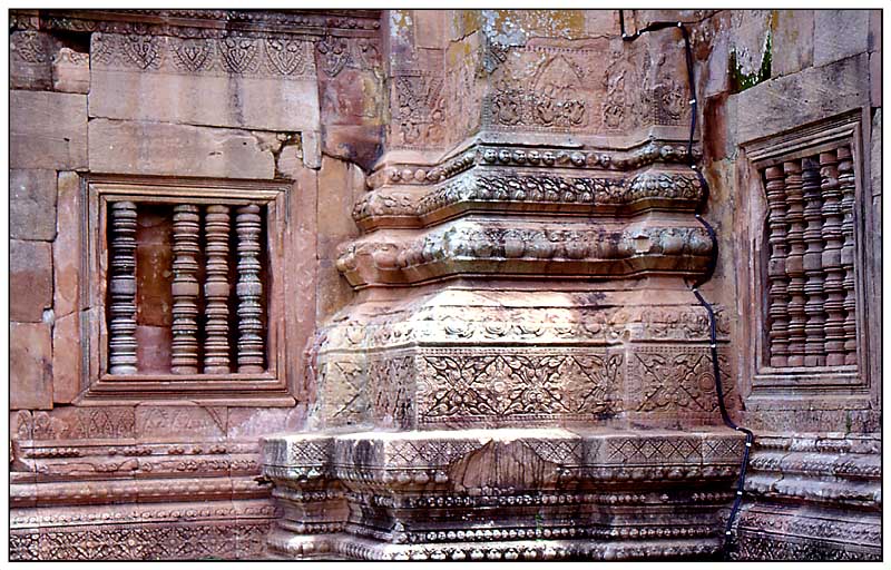 Fassade des Hauptheiligtums - Prasat Hin Phanom Rung, Isaan