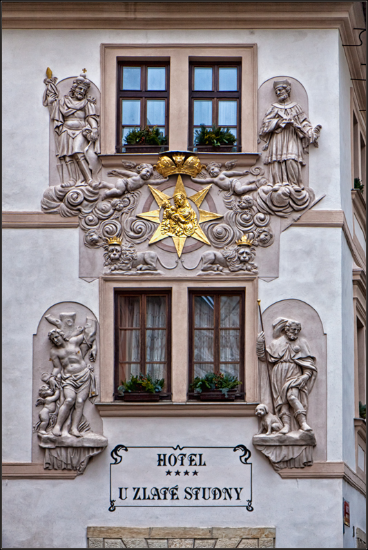 Fassade des Hauses 'Zum goldenen Brunnen'