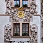 Fassade des Hauses 'Zum goldenen Brunnen'