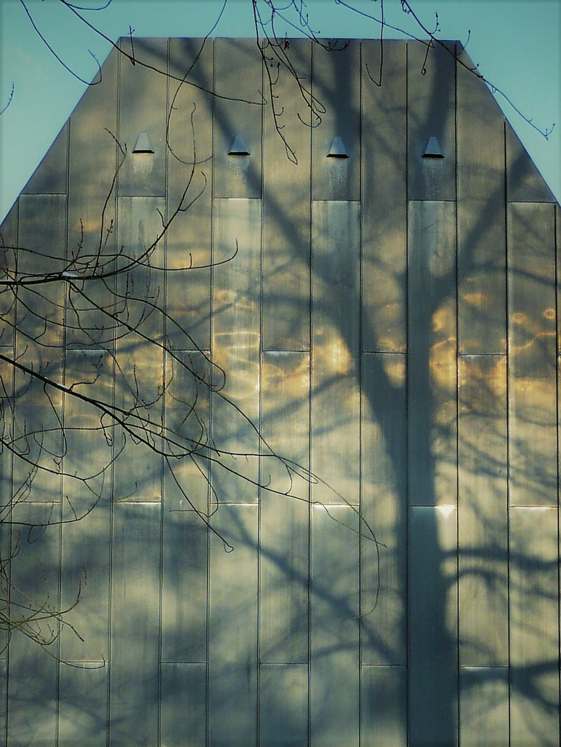 Fassade des Landesarchives Detmold in der Herbstsonne