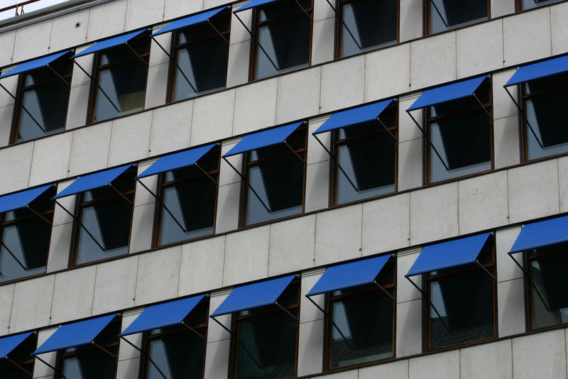 Fassade eines Bürogebäudes in Stockholm