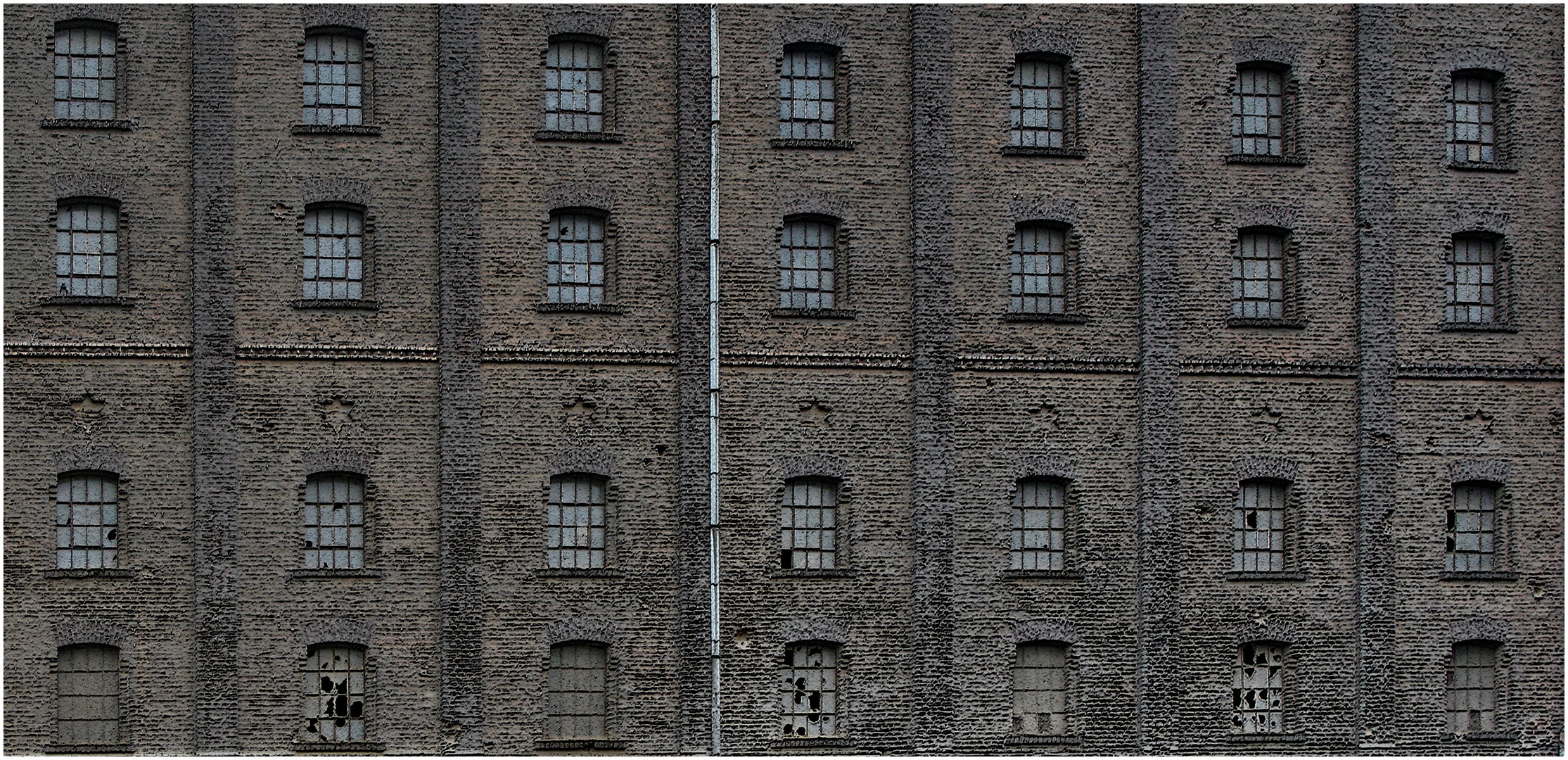 Fassade im Neusser Hafen