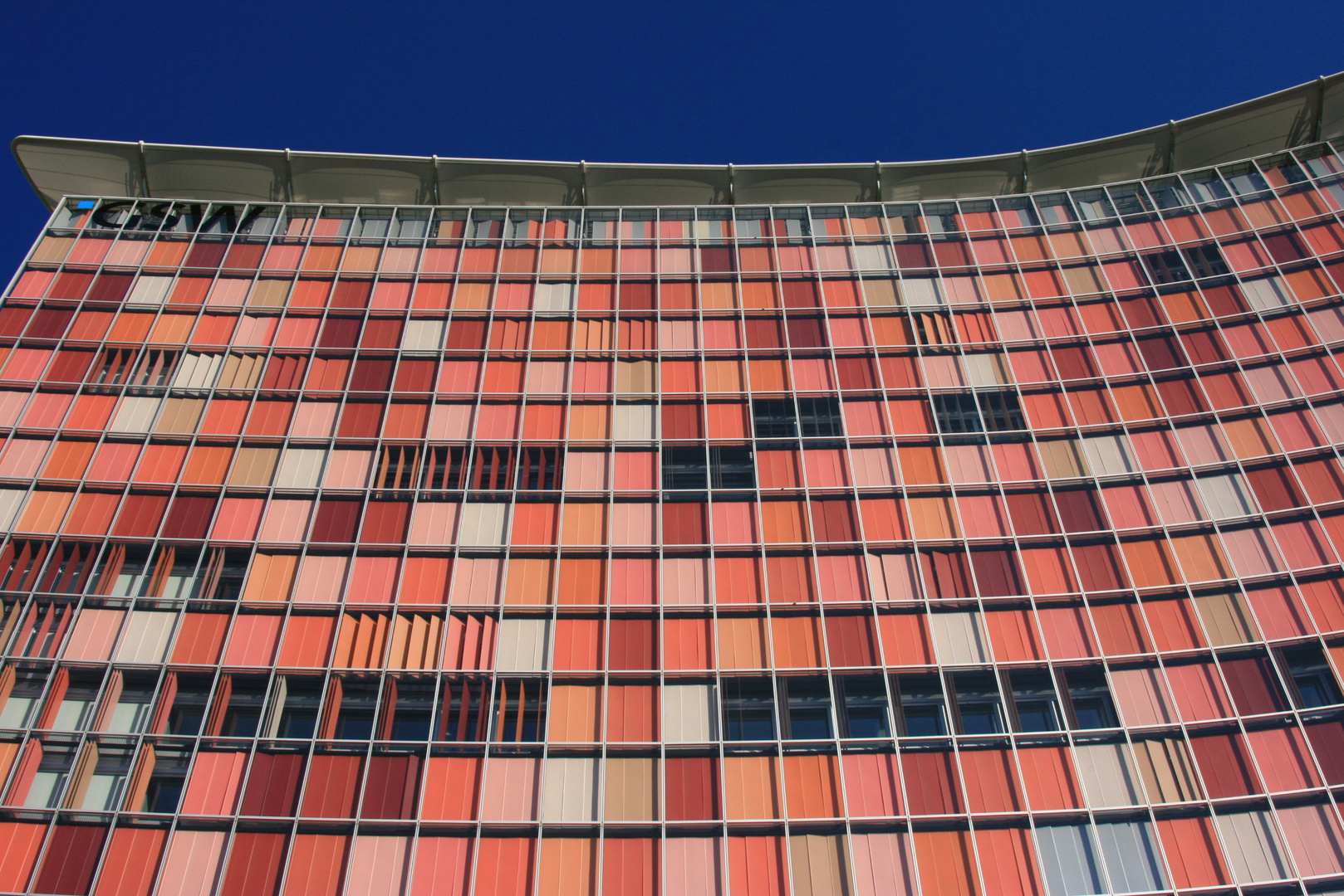 Fassade IV -  Fenster Mosaik in Berlin