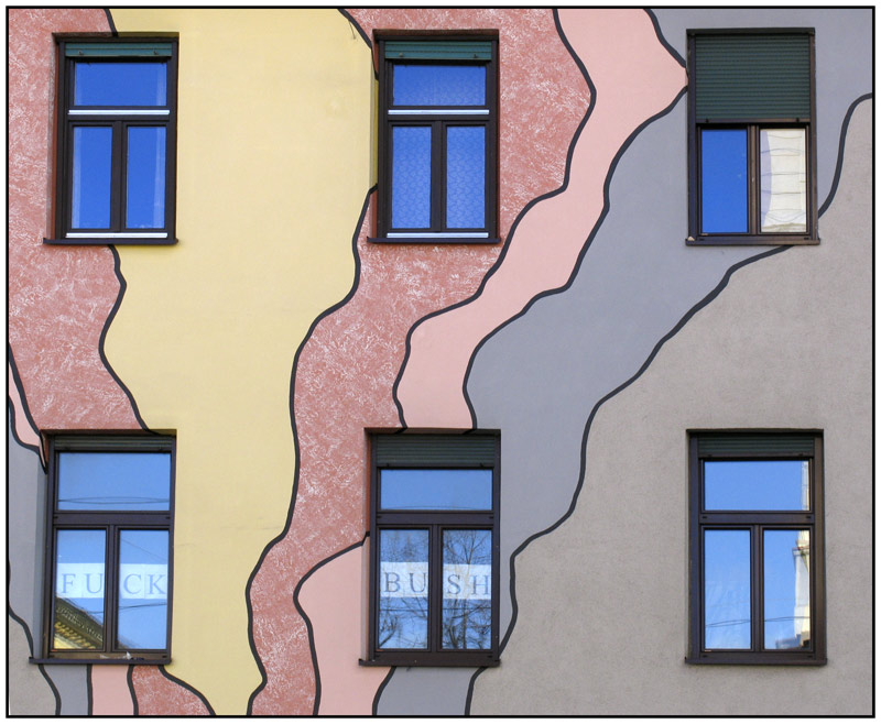 Fassade mit politischer Aussage