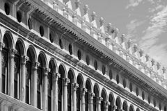 Fassade Procuratie Vecchie, Piazza San Marco, Venedig