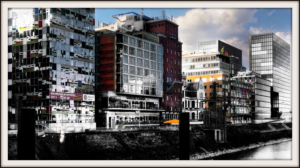 Fassaden im Medienhafen Düsseldorf II