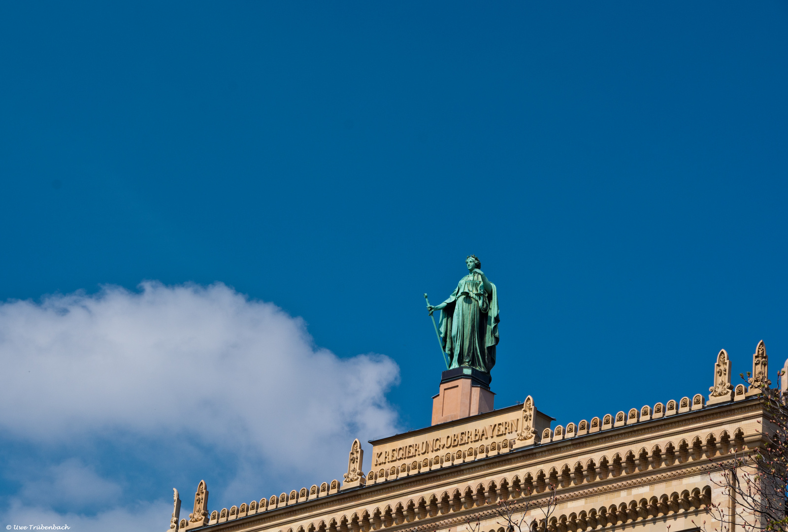 Fassadendetail der Regierung von Oberbayern