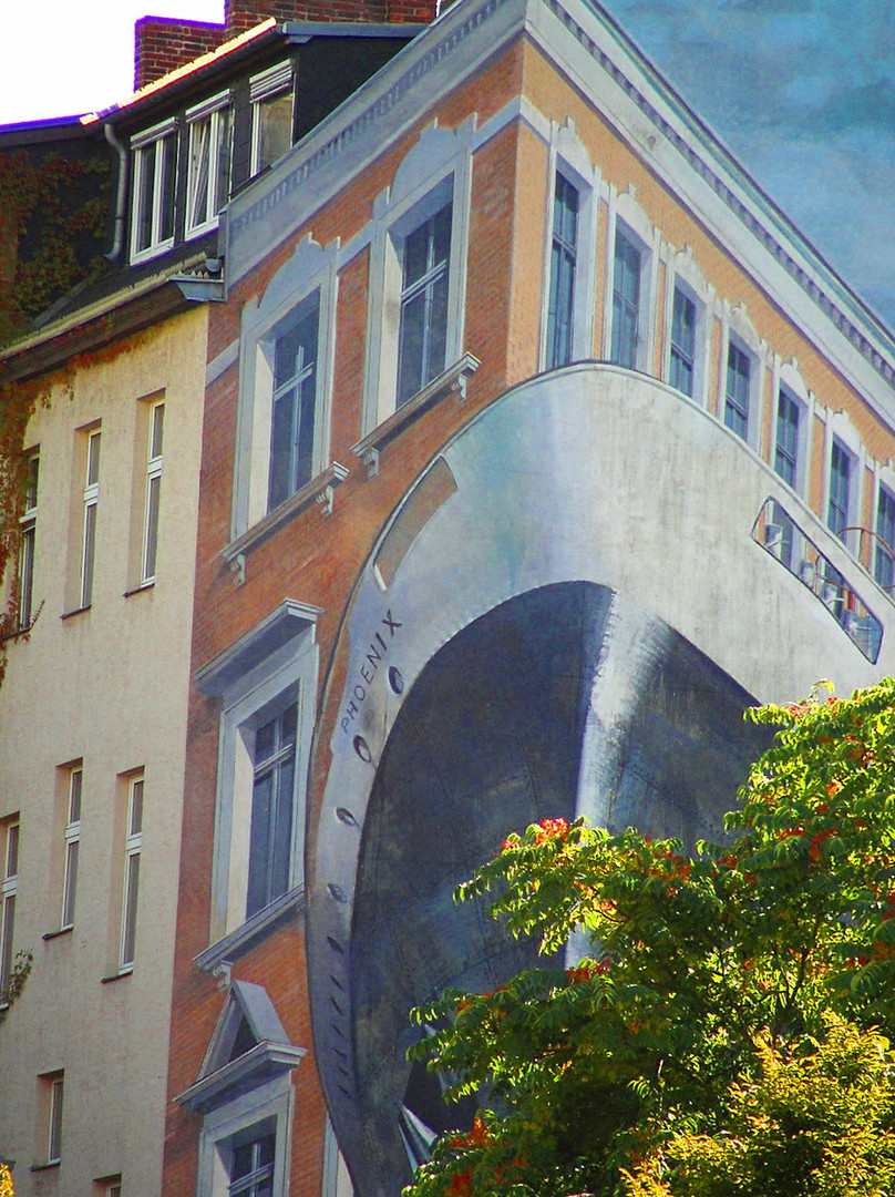 Fassadengemälde am Spreekanal in Berlin