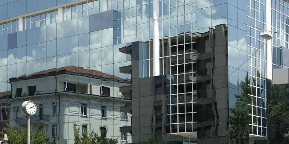 Fassadenspiegelung in Lugano