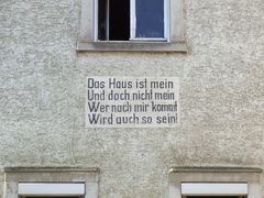 Fassadenspruch (3) ...