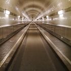 (Fast) allein im Alten Elbtunnel