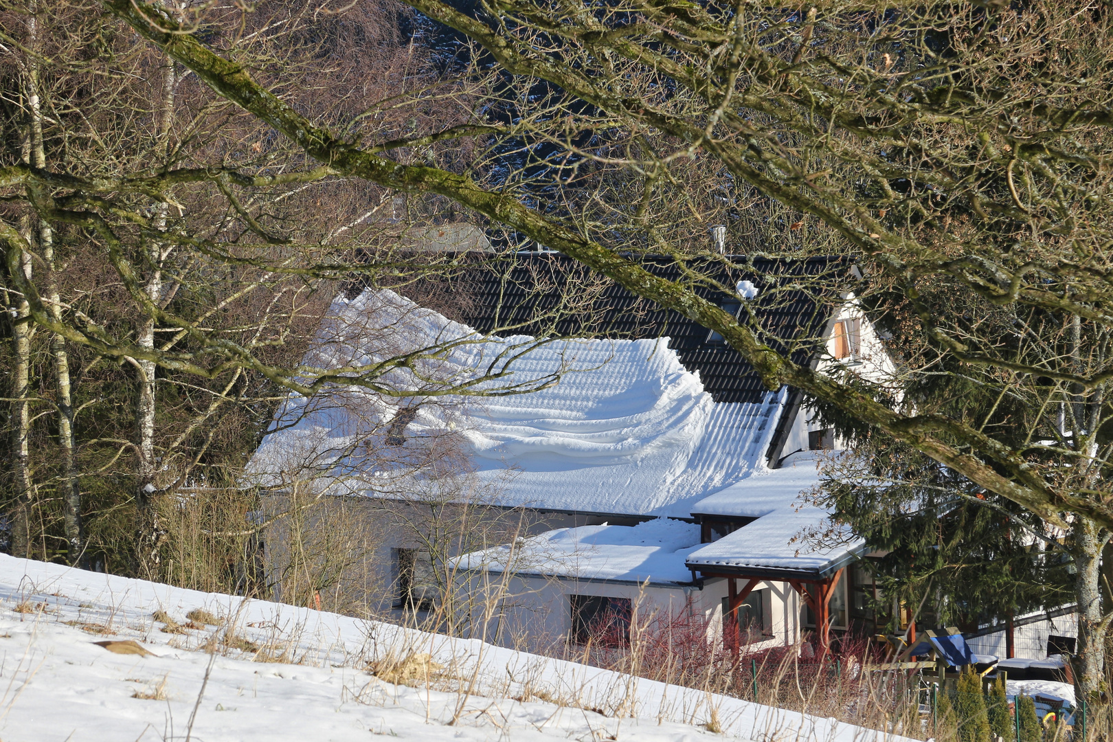 Fast eine Dachlawine (2017_01_26_EOS 100D_1480_ji)