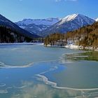 Fast eisfreier Sylvenstein-Stausee