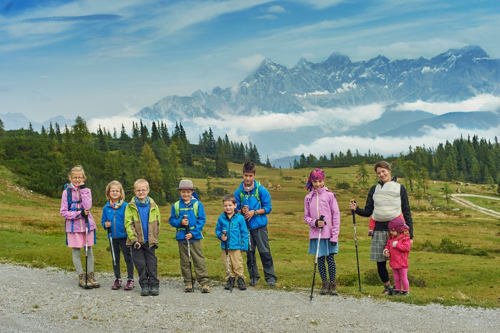 fast ganze Wandertruppe Foto & Bild kinder, menschen Bilder auf