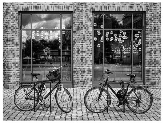 ...fast gespiegelt....