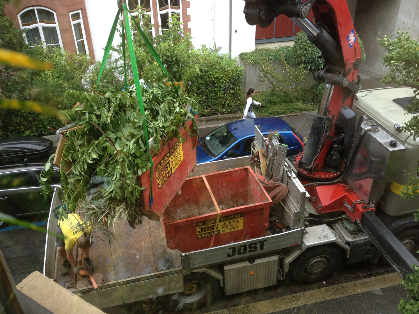 fast kam er durchs Fenster, dieser riesige Auslegerarm