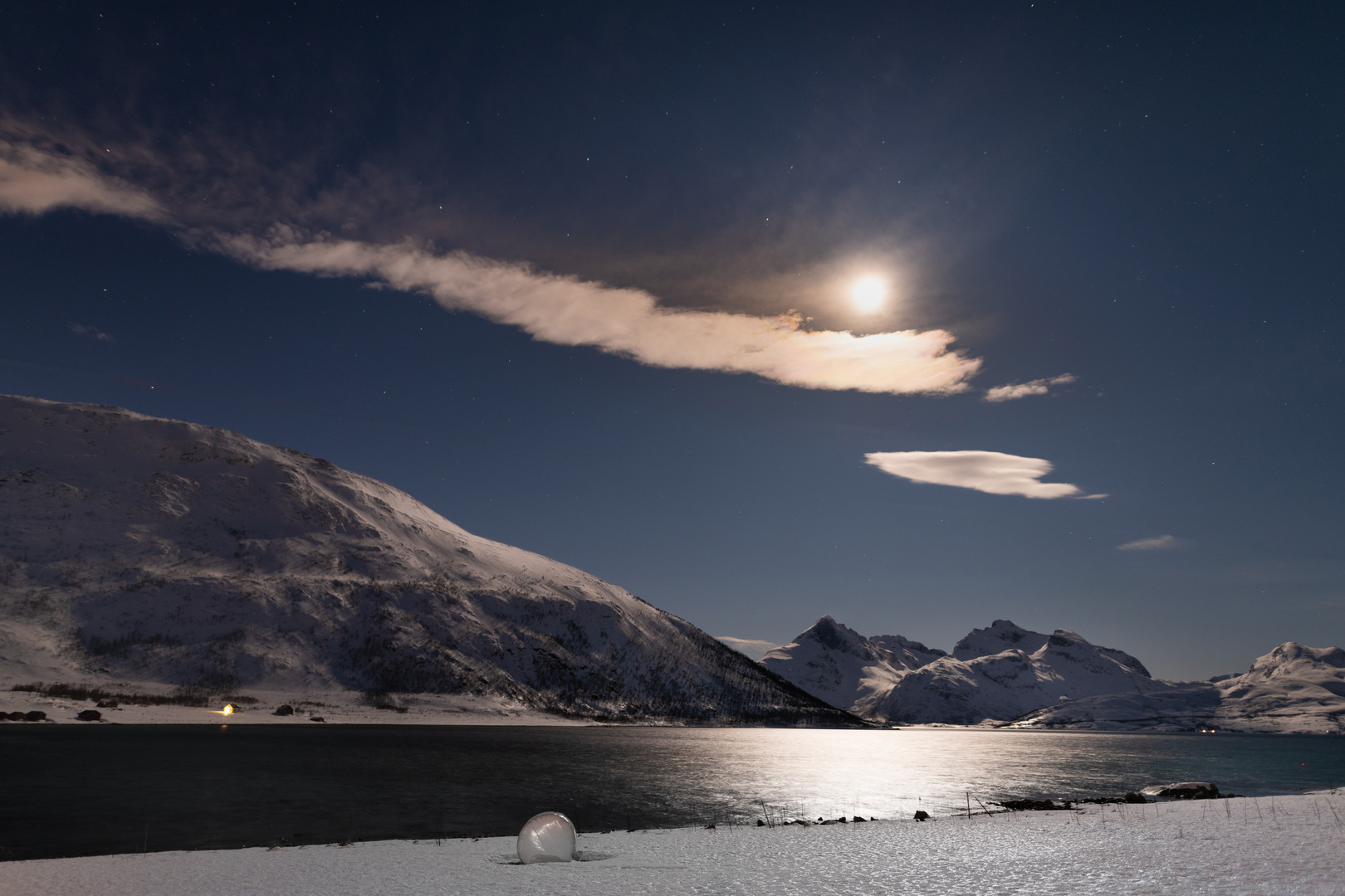 …fast Vollmond am Lyfjord