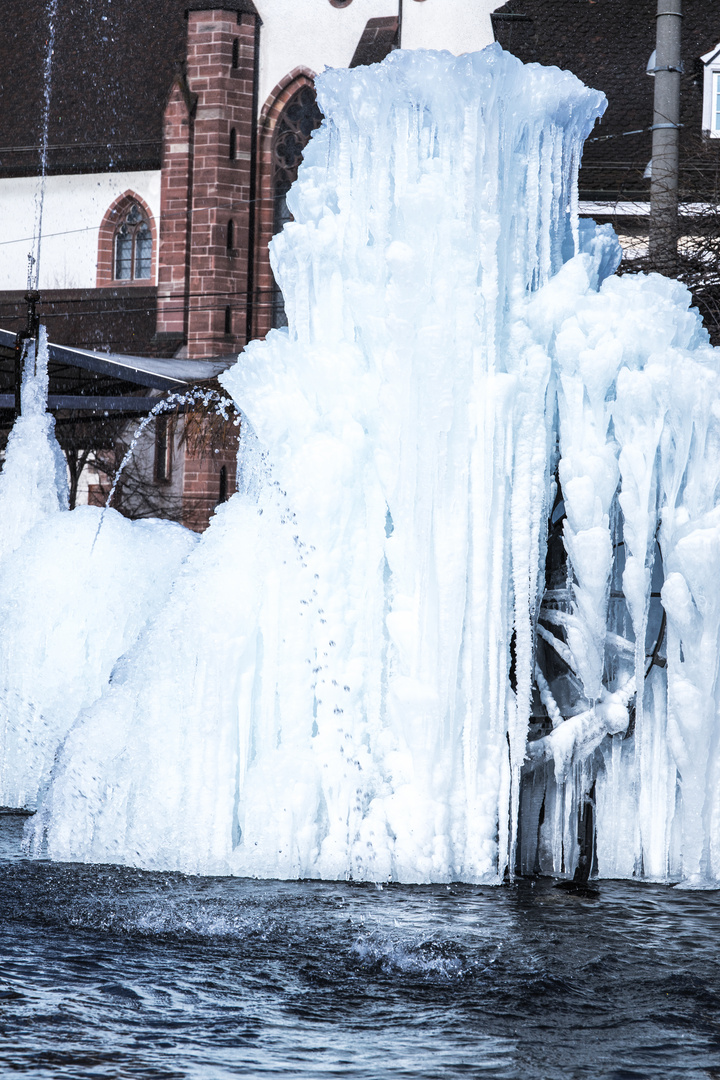 Fastnachtsbrunnen Basel Eisige Schönheit