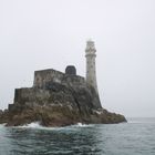 Fastnet Rock in Nebel