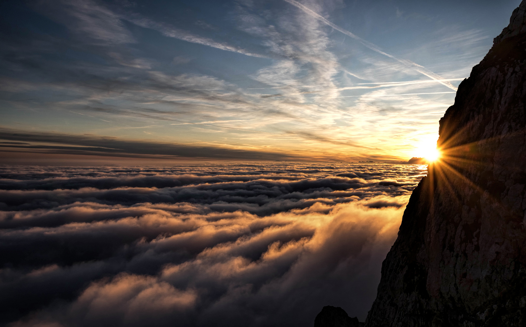 Faszination Berge Sonnenaufgang Auf Dem Pilatus Foto Bild World Sonnenaufgang Wolken Bilder Auf Fotocommunity