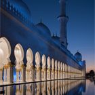 Faszination Blaue Stunde in der Scheich-Zayed-Moschee in Abu Dhabi