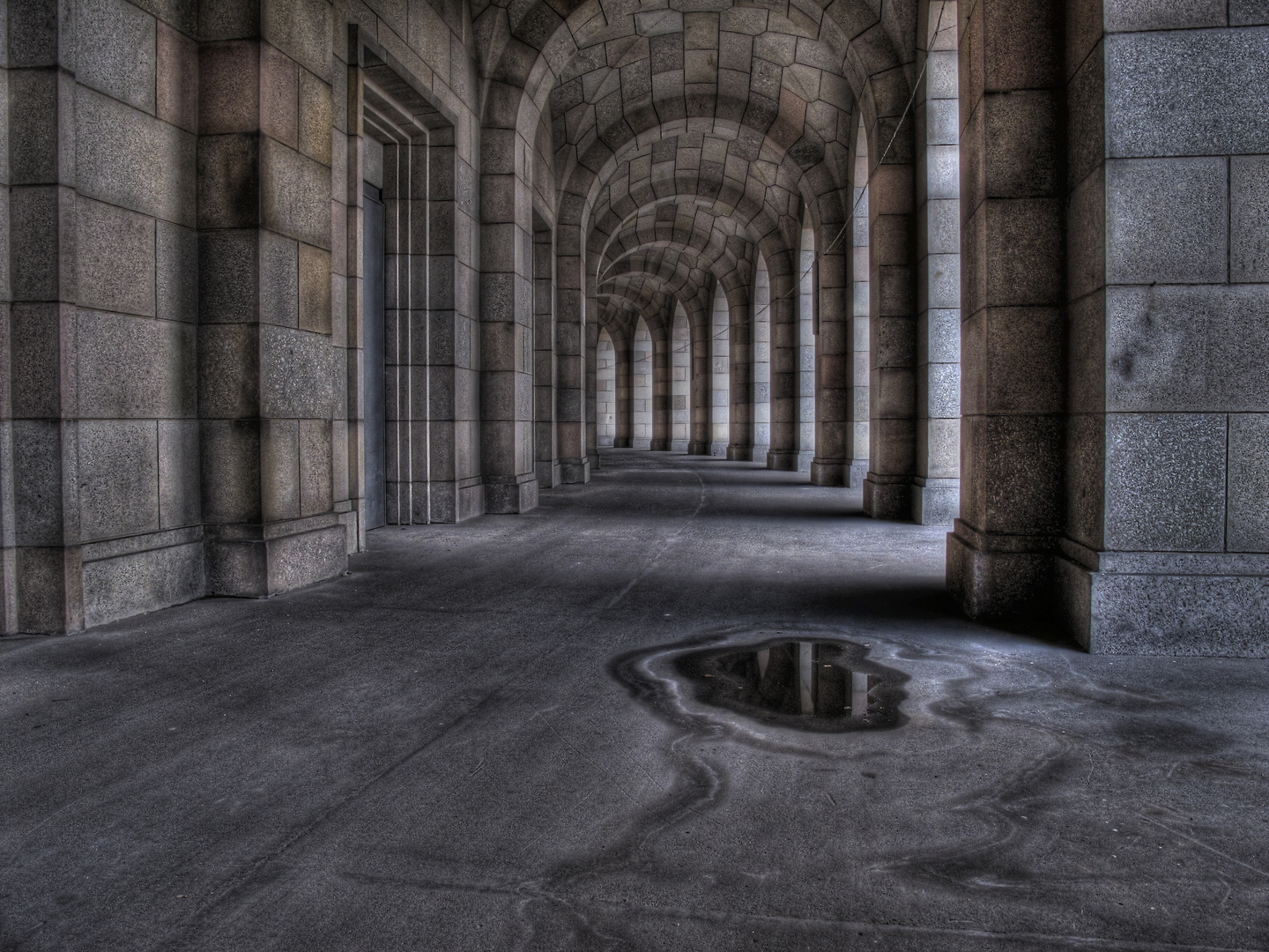 Faszination Der Gewalt Foto Bild Architektur Motive Bilder Auf Fotocommunity