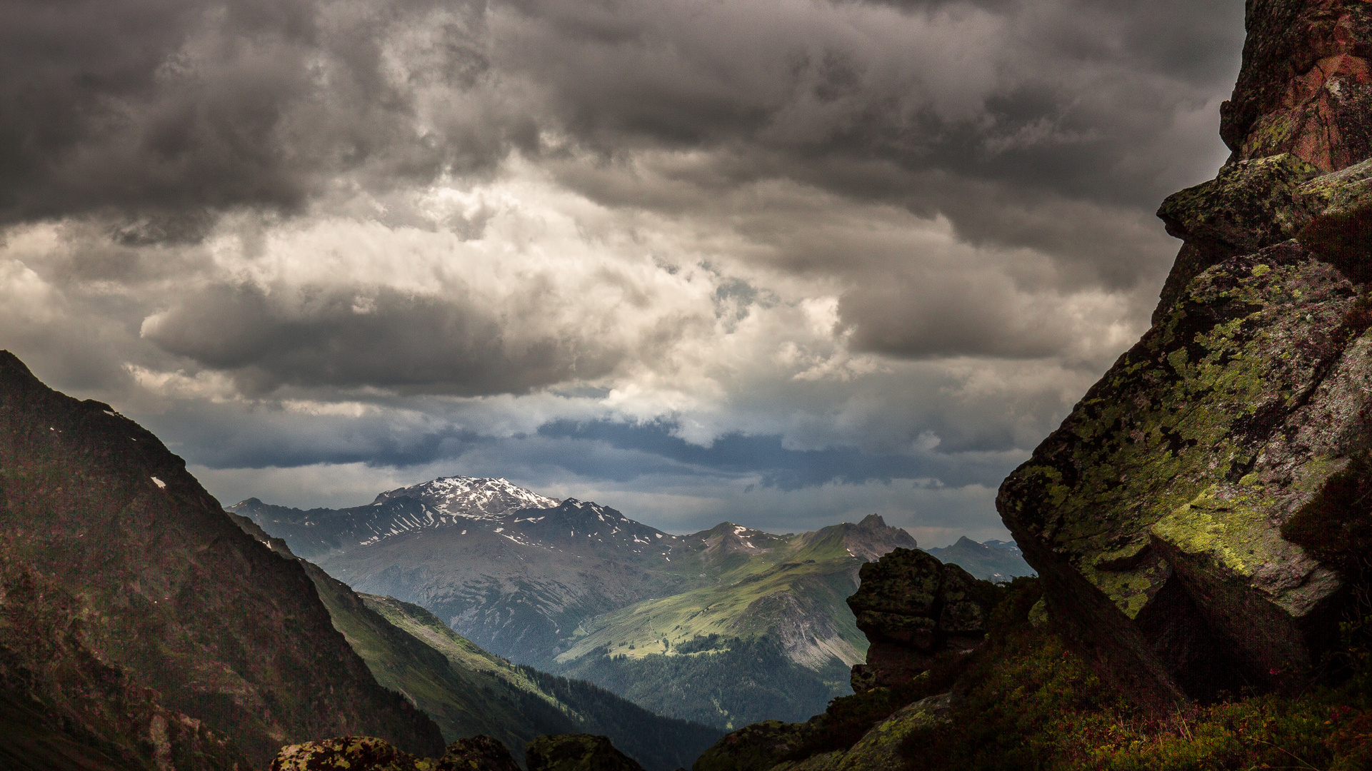 Faszinierende Bergwelt rund um Klosters in den Schweizer Alpen&#65279;