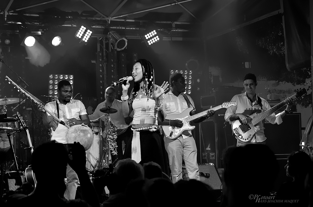 Fatoumata Diawara & Band..