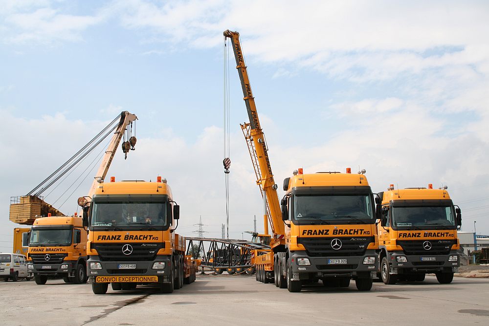 FB Actros Convoi im Krefelder-Hafen am Big Rocky