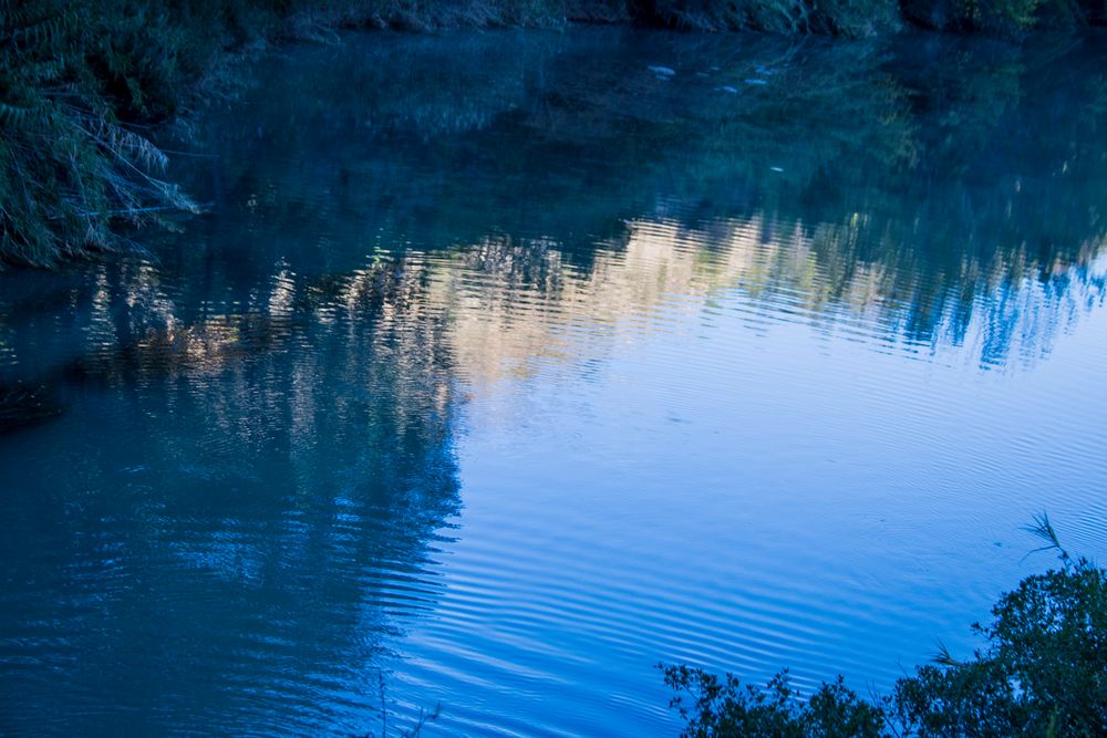 rio azul de JULIÁN NUÉVALOS