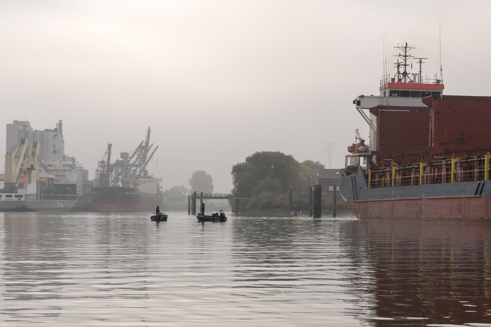 FC Fototour auf der Barkasse Suhr & Cons. 2 durch den Hamburger Hafen