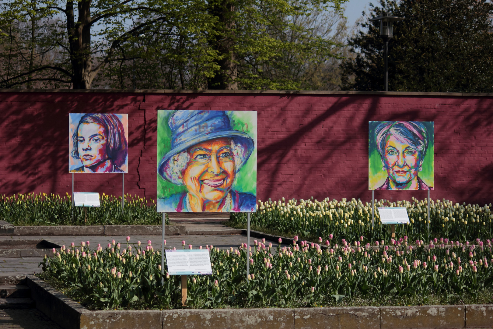 "Fearless Women" 17 Gemälde in der Essener Gruga