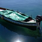 februar siracusa porto ein boot klares wasser warme luft