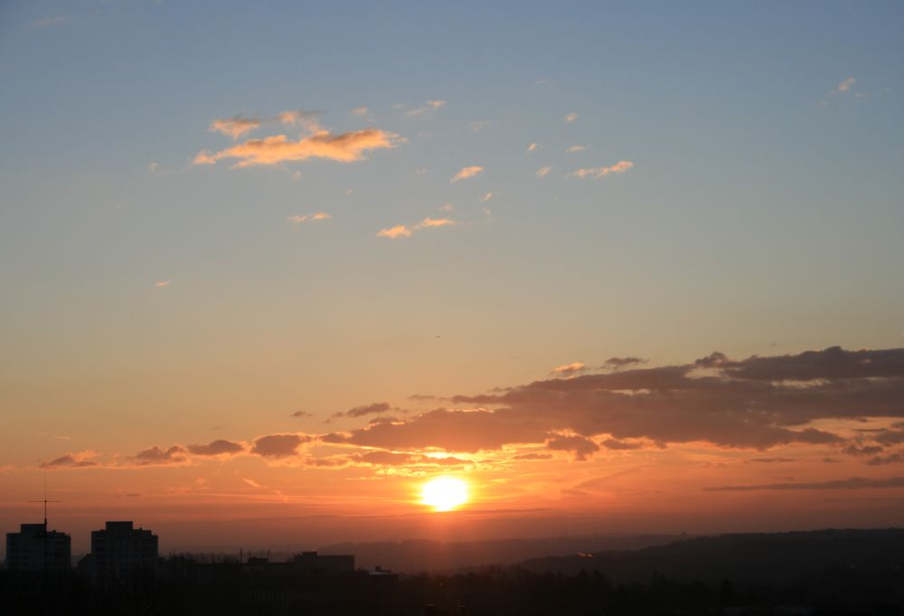 Februar-Sonnenaufgang über Essen-Rüttenscheid