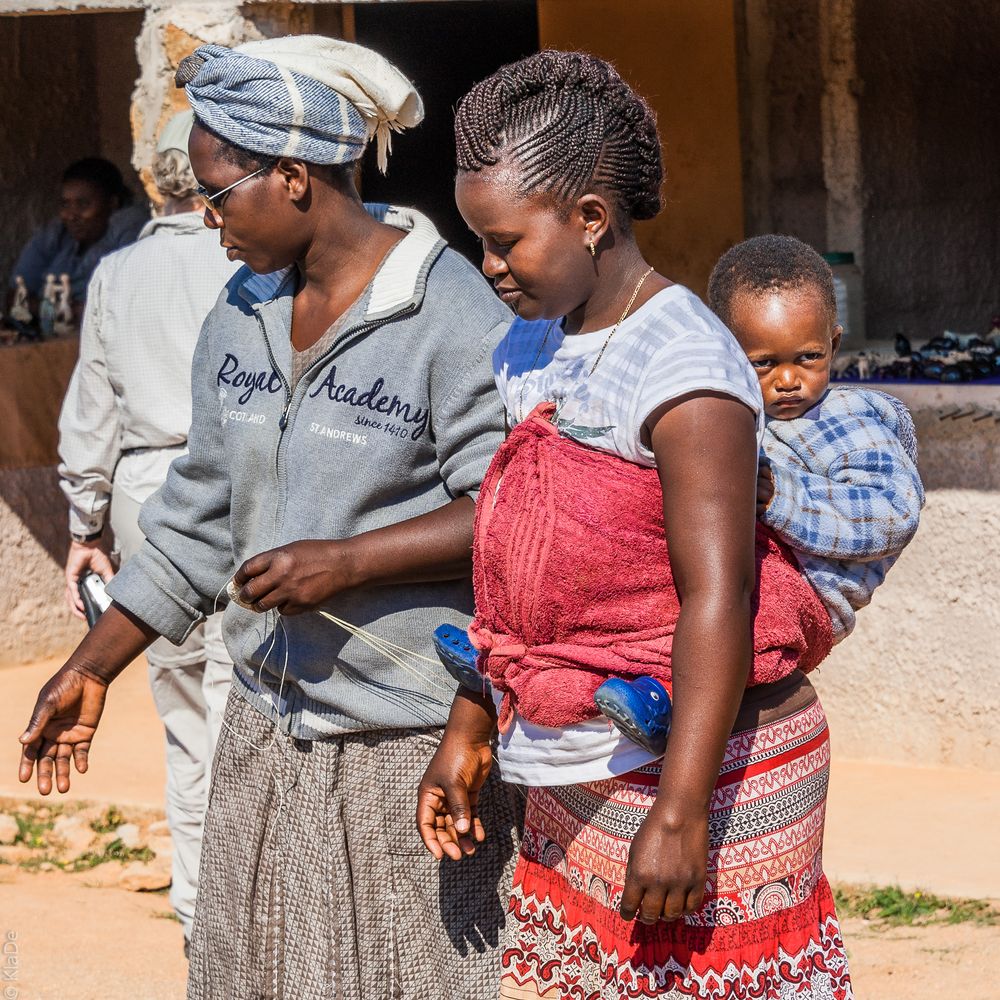 Februar - Swasiland - Frau mit Kind