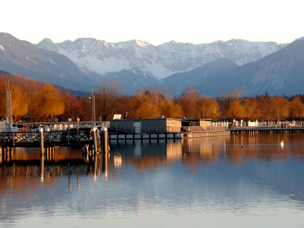 Februarabend am See