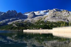 Fedaia Stausee mit Blick zur Marmolada